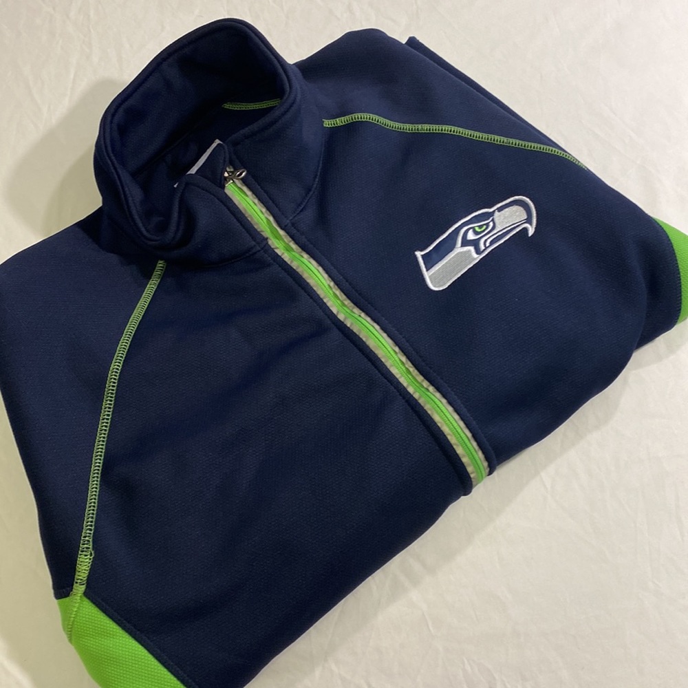 Men’s Seattle Seahawks zip up coat size L.